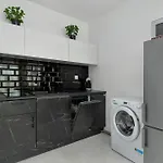 Апартаменты Charming Alice With Terrace And Garden In By Renters *