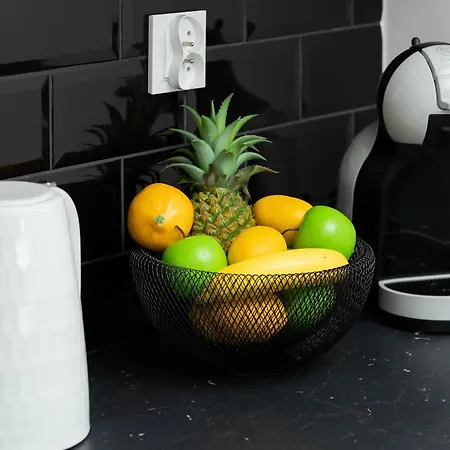 Charming Alice With Terrace And Garden In By Renters Appartement