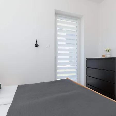 Apartment Charming Alice With Terrace And Garden In By Renters Jastrzebia Gora