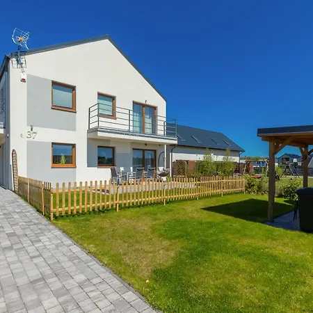 Charming Alice With Terrace And Garden In By Renters شقة *