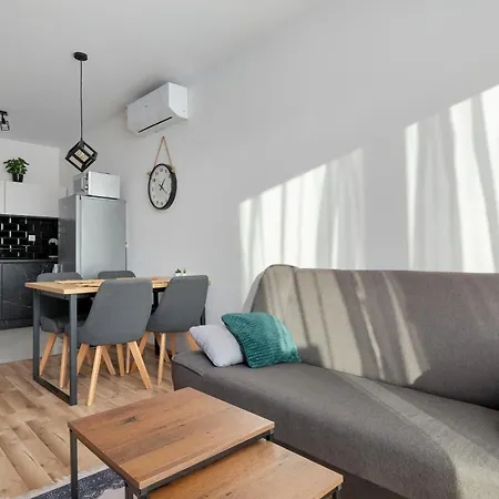 Lejlighed Charming Alice With Terrace And Garden In By Renters