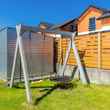 Charming Alice With Terrace And Garden In By Renters