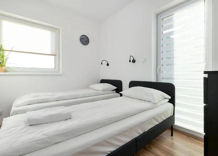 Charming Alice With Terrace And Garden In By Renters Lägenhet